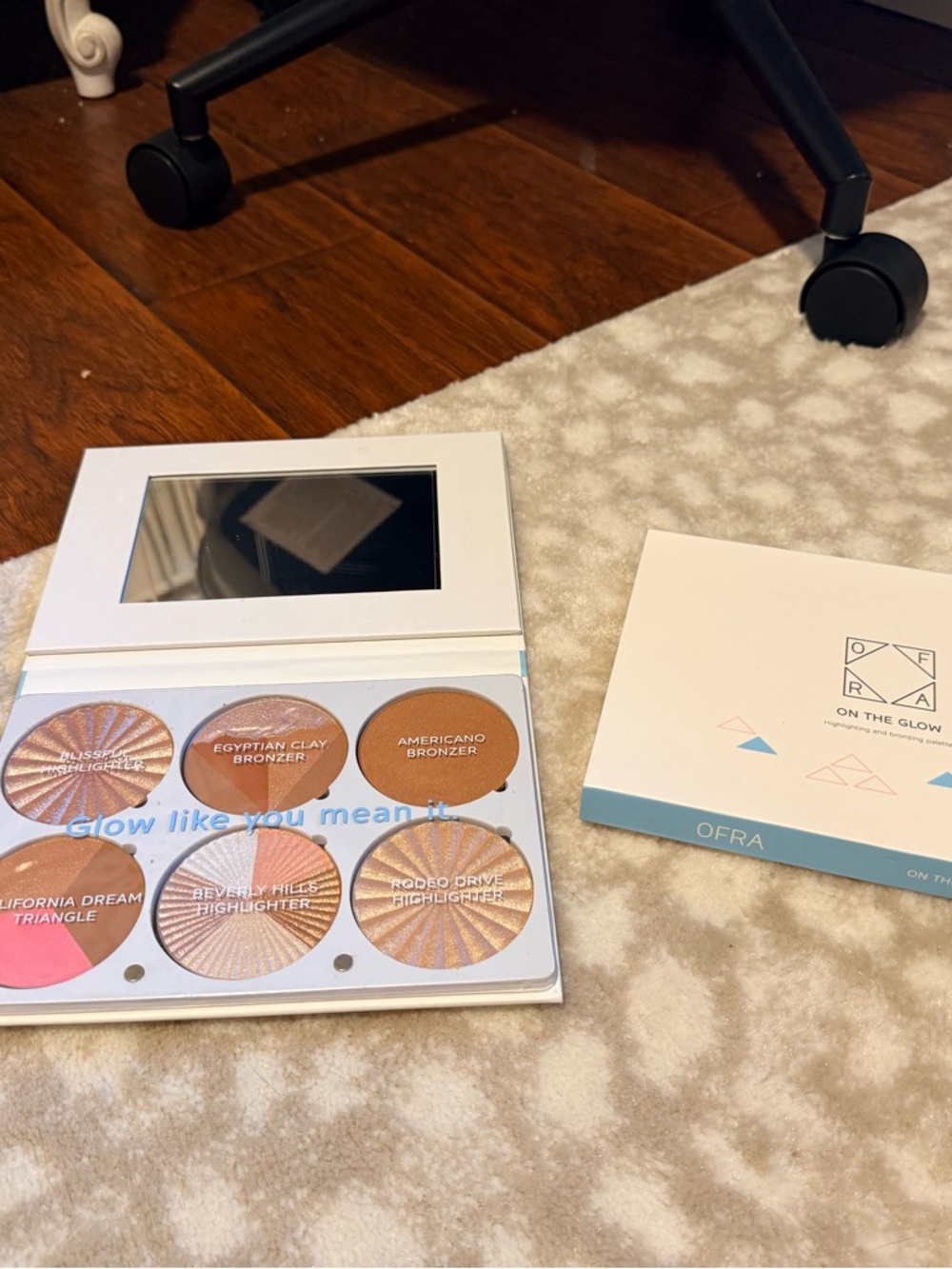 OFRA On The Glow Highlighting & Bronzing Palette | New In Box - Picture 2 of 2